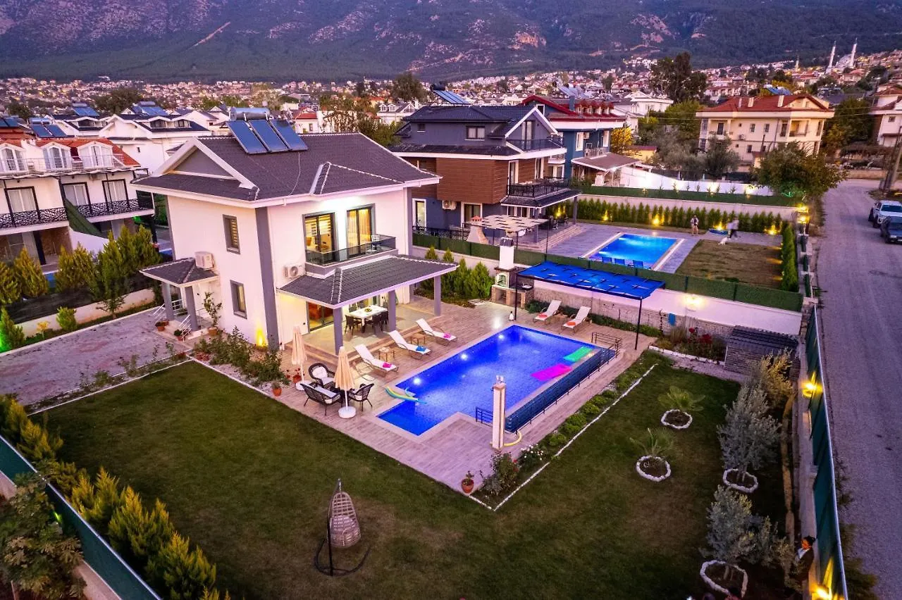 Villa Olive Oyl Φετιγιέ