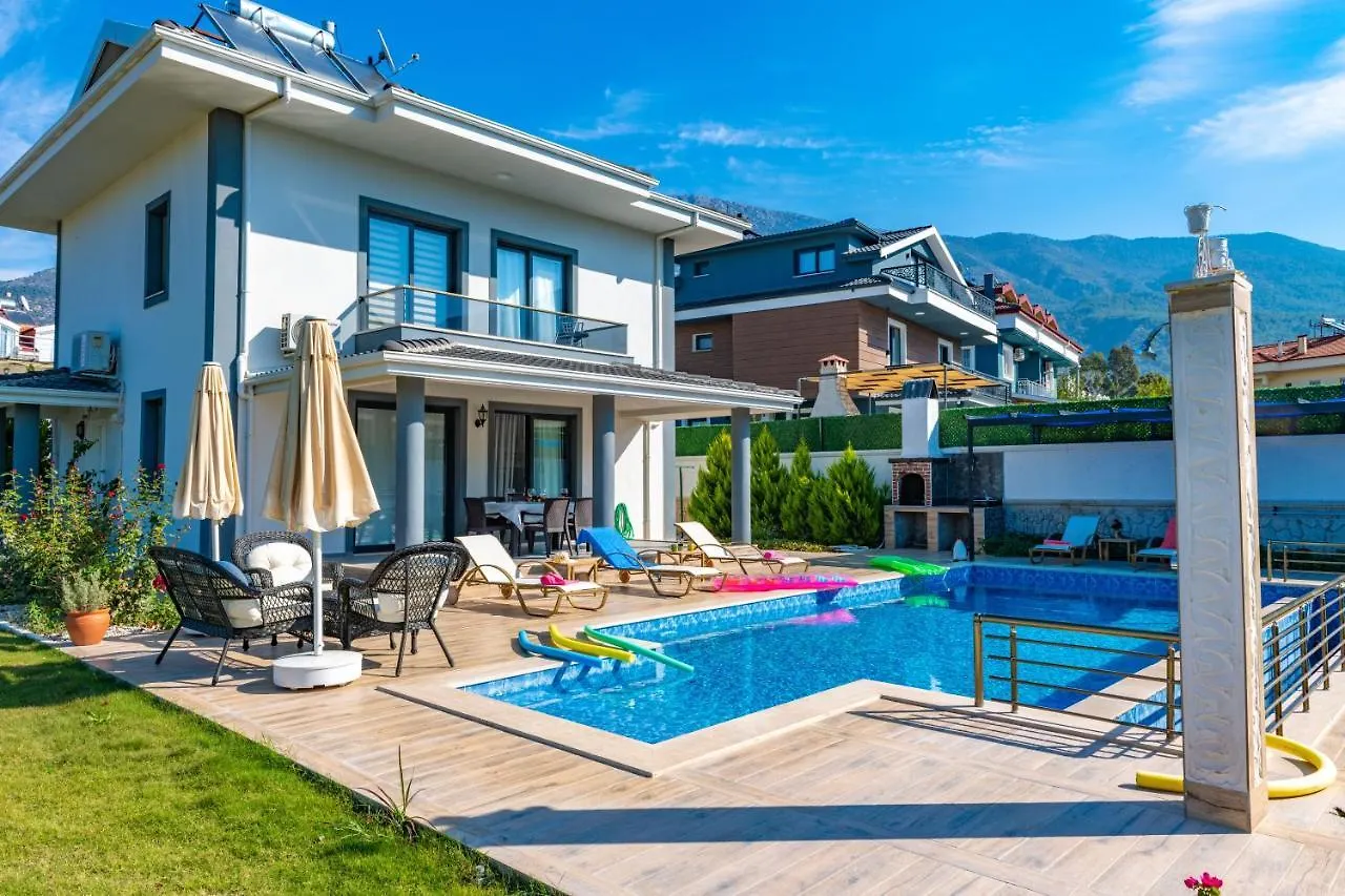 Villa Olive Oyl Φετιγιέ