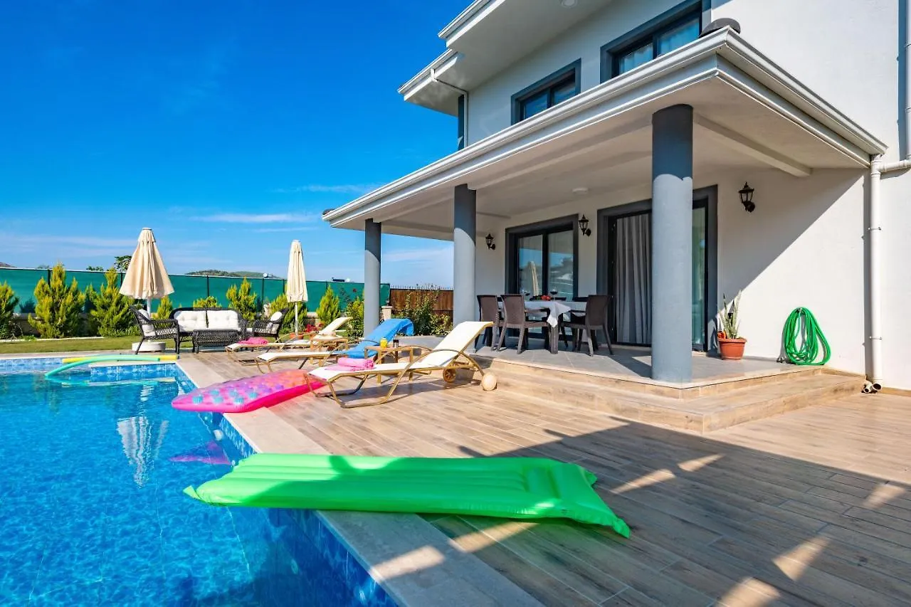 Villa Olive Oyl Φετιγιέ